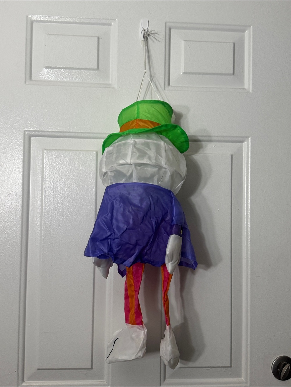 vintage-style Mr. Bunny 3D windsock decorative item for Easter and spring - Picture 3 of 5